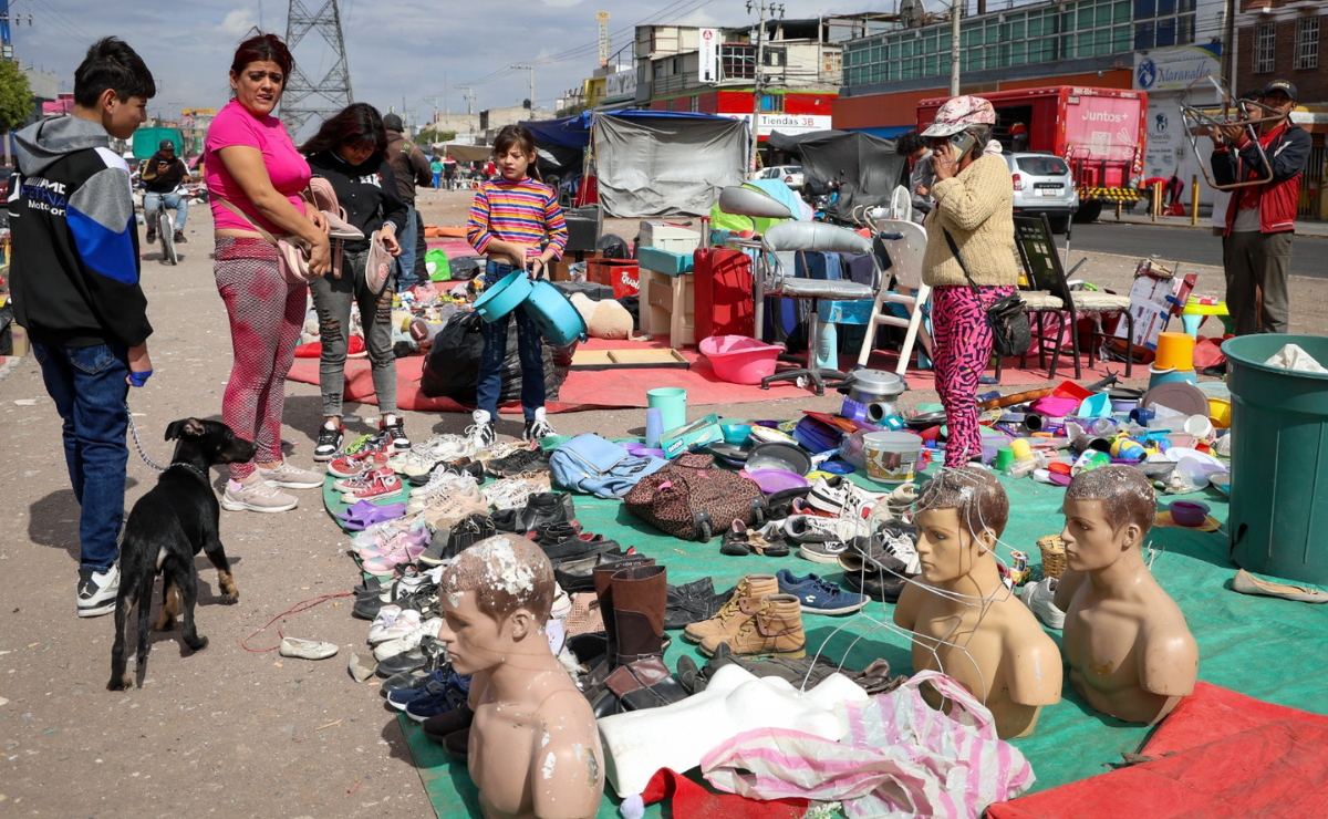 Kilómetros de historia y comercio en el tianguis de "Las Torres" en Chimalhuacán. Foto: Luis Camacho
