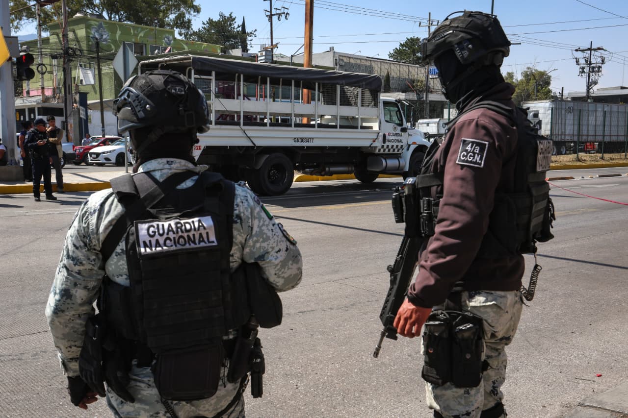 Unidad de la Guardia Nacional embiste a motociclistas en carril ...