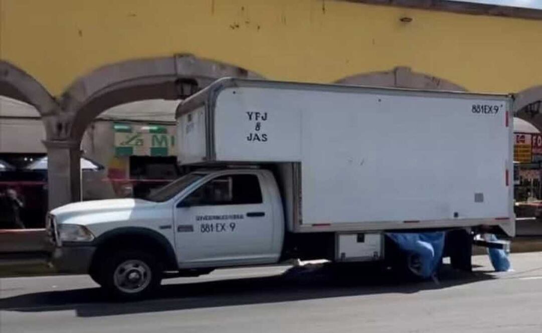 El hombre, de entre 60 y 65 años de edad, fue arrollado por el conductor de un camión repartidor / Foto Especial