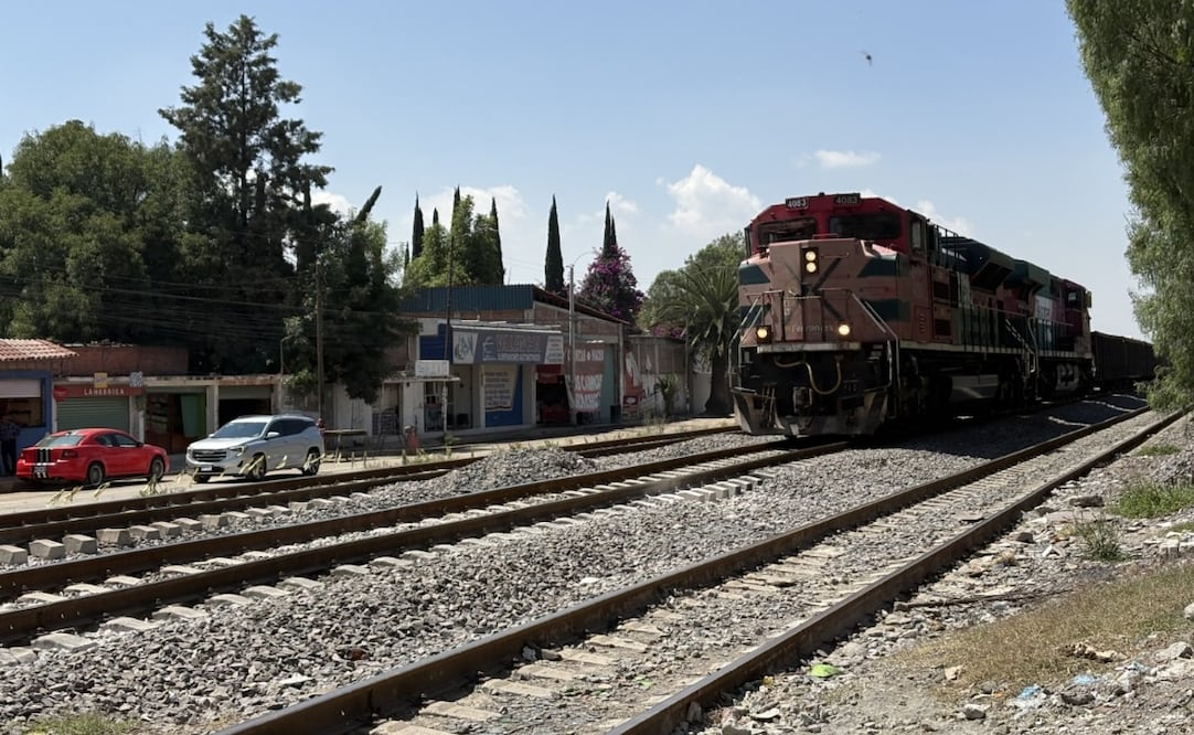 Las obras del Tren México-Querétaro permanecen detenidas en San Mateo Ixtacalco por falta de acuerdos entre comuneros y autoridades federales. Foto Arturo Contreras/ El Universal