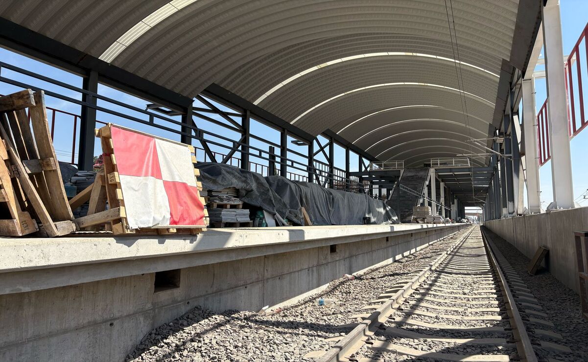 Solo hay trabajos en la vía del tren de carga / Foto Arturo Contreras