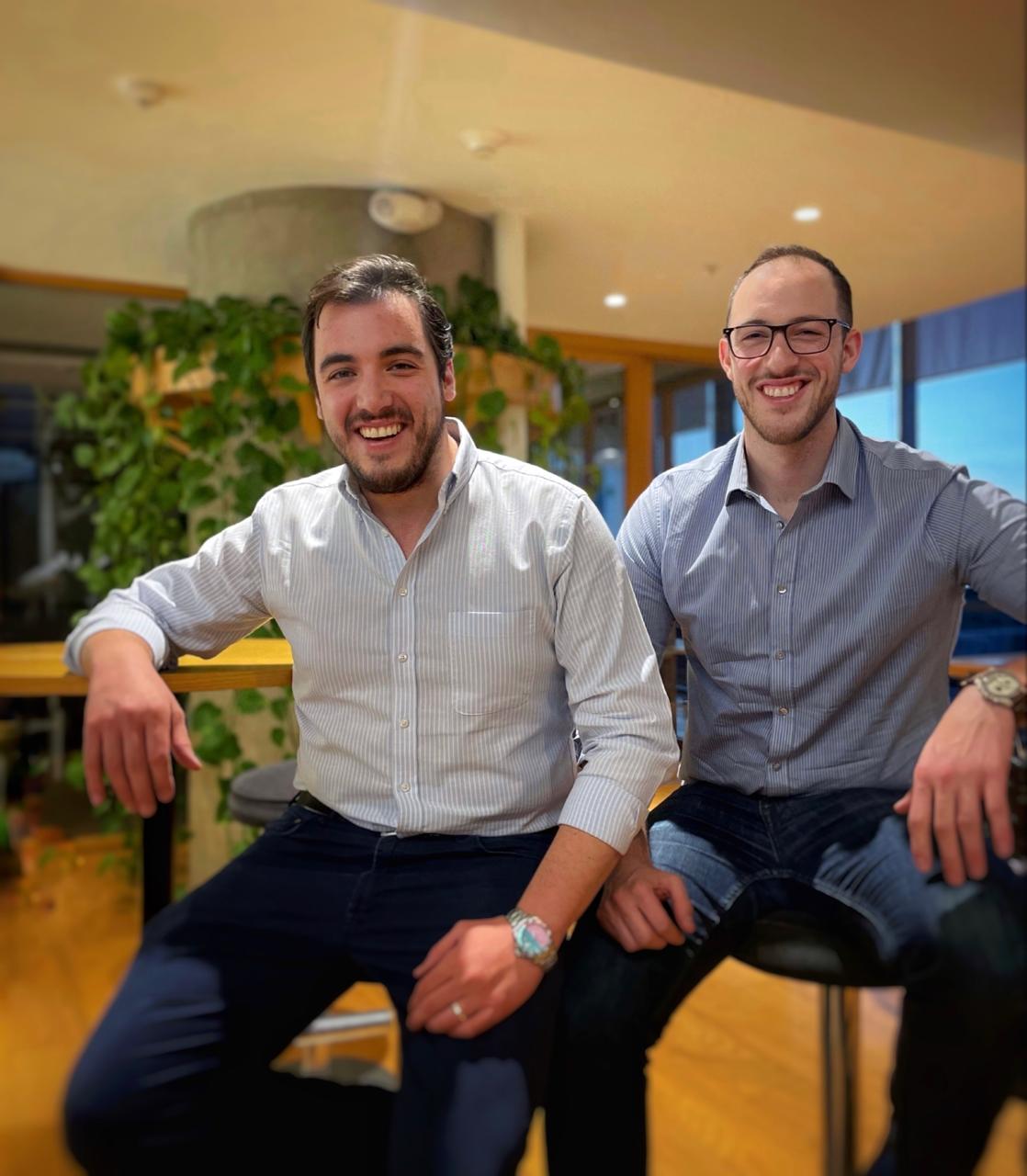Alejandro y Carlos Cardini, cofundadores de la empresa de desarrollo de software Konfront. Foto Especial