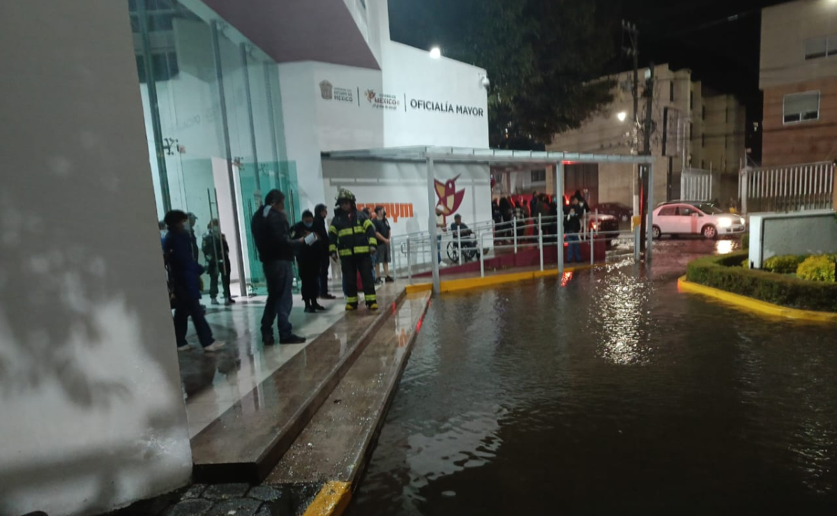 Encharcamientos en Toluca: Equipos de emergencia responden a la tormenta. Foto: Especial