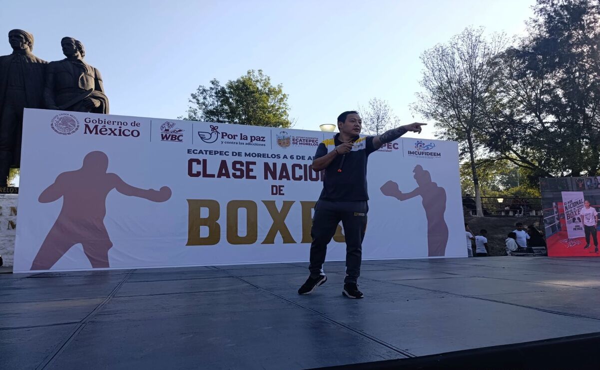 Cientos de personas a la Clase Nacional de Boxeo por la Paz y Contra las Adicciones / Foto Emilio Fernández