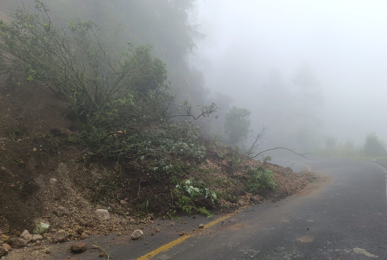 Las autoridades estatales buscan un trabajo coordinado con la Federación para atender las rutas de evacuación del Popocatépetl. Foto Especial