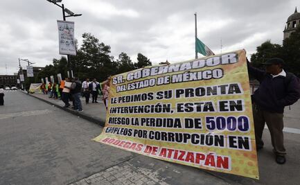 Locatarios de Atizapán de Zaragoza se manifiestan en el Palacio de Gobierno