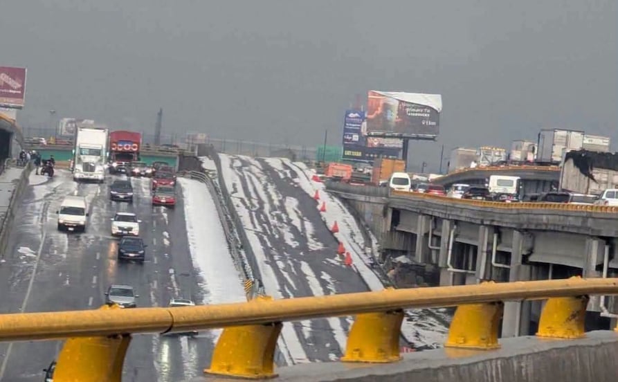 Fuerte granizada sorprende en la México-Puebla y paraliza el oriente del Edomex