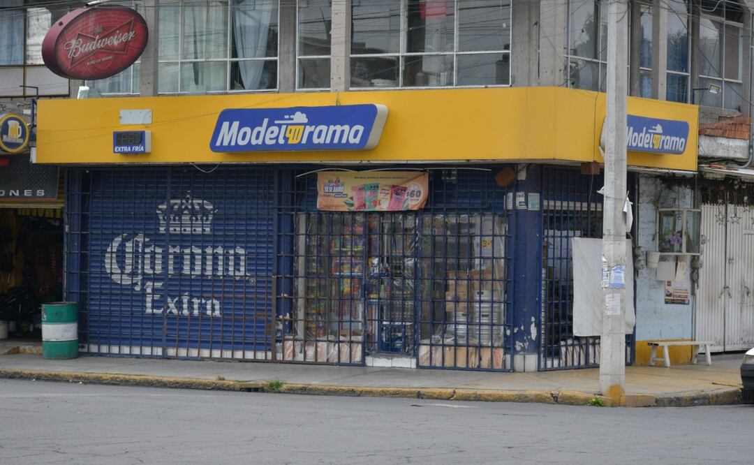 Los propietarios de las unidades económicas, como tienditas, mini supermercados y abarrotes tienen la obligación de cumplir con los horarios autorizados Foto: Especial