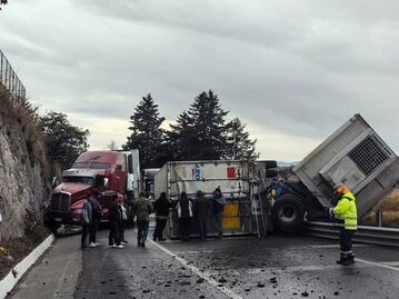 ¡Impacto múltiple! Cierran autopista Toluca-Atlacomulco