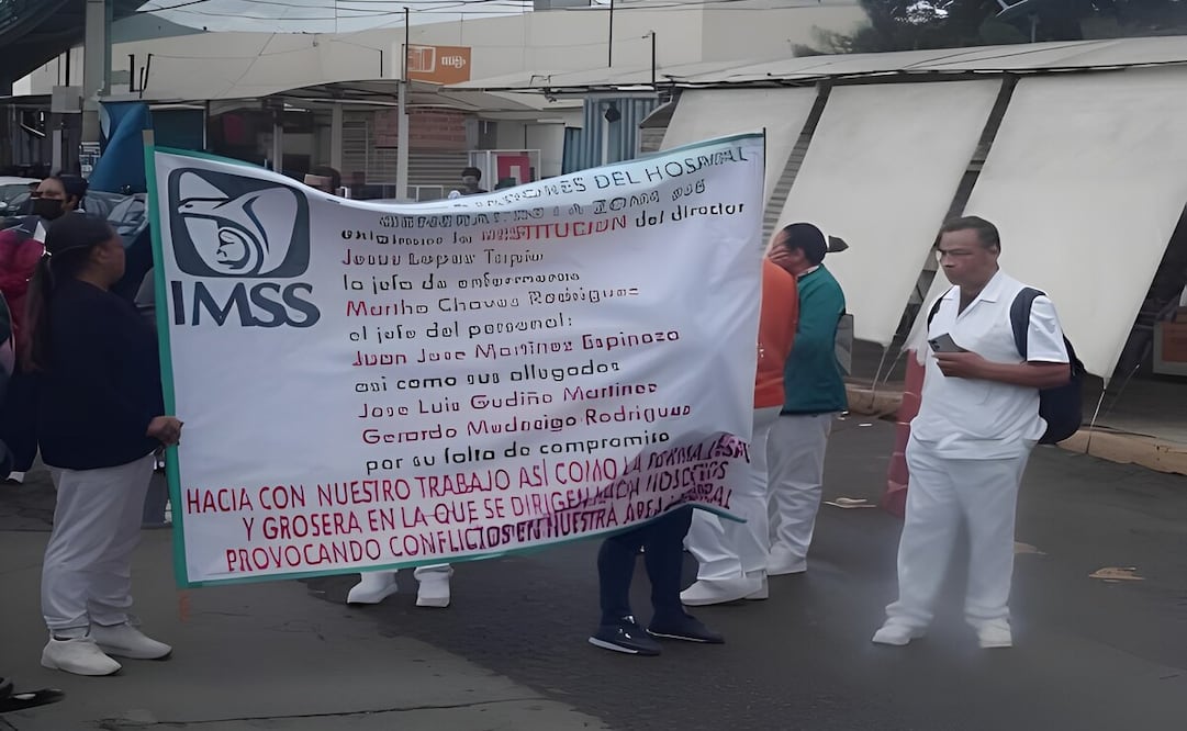 Personal de la Clínica N° 68 del Instituto Mexicano del Seguro Social (IMSS) exigen la destitución del director y de otros funcionarios del centro de atención. Foto: Especial