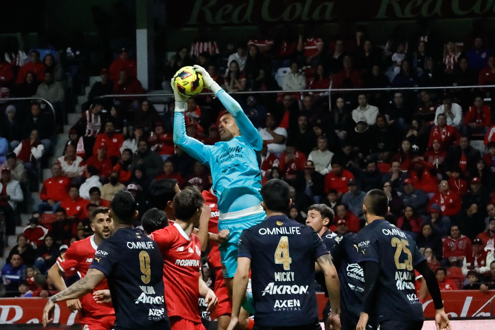 El partido finalizó 2-1 a favor de Toluca, quien logró un triunfó importante en casa. Foto Jorge Alvarado