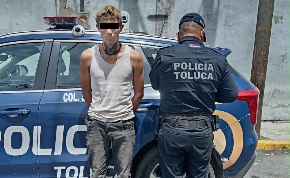 Jonathan “N”, de 22 años, fue asegurado en la delegación La Unión tras la localización de una motocicleta reportada como robada. Foto especial
