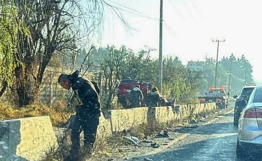 Impacto entre dos vehículos en la México-Toluca deja una persona sin vida

 