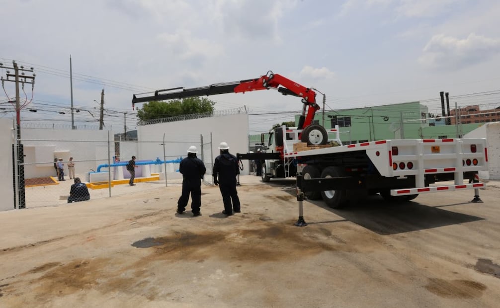La presidenta municipal, Azucena Cisneros Coss, activó el funcionamiento del renovado pozo San Agustín en Ecatepec. Foto Especial