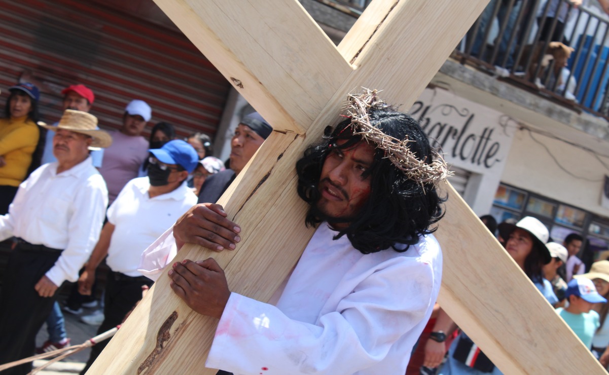 El Viernes Santo se suelen organizar Viacrucis / Foto Karen Aldama