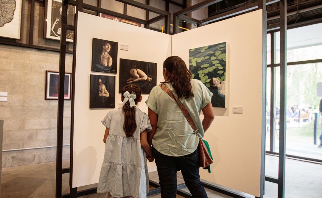 Cada obra en la Galería Bajopuente cuenta una historia y apoya un sueño / Foto: Especial