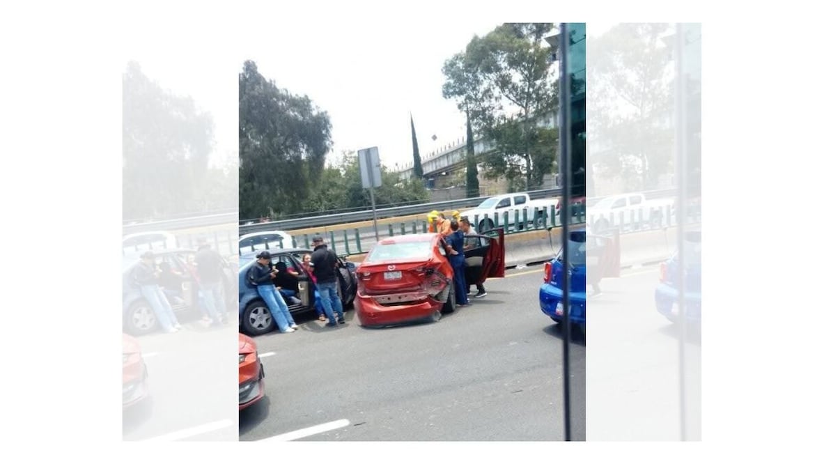 Al lugar acudieron paramédicos y elementos de seguridad para atender el percance y realizar las labores correspondientes. Foto: especial