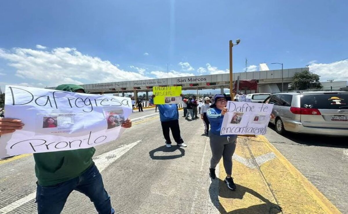 El pasado jueves 3 de julio, familiares y amigos de Dafne Yaretzi bloquearon la autopista México-Puebla, tras su presunta desaparición. Foto: Redes Sociales / X