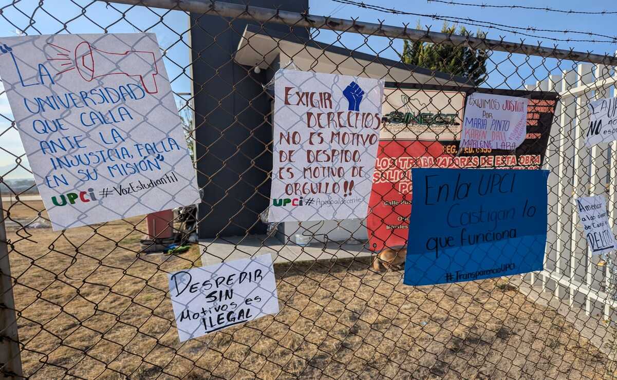 Colocaron una cadena en la entrada principal del plantel ubicado en San Francisco Tepojaco / Foto Especial
