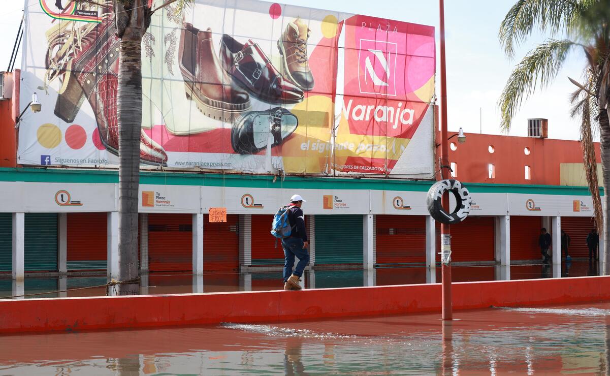 En San Mateo Atenco se encuentran elementos del Ejército Mexicano para aplicar el Plan DNIII de emergencia tras las inundaciones. Foto: Alejandro Vargas / El Universal Estado de México