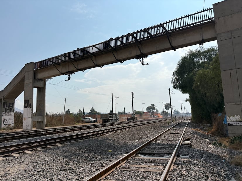 Para los habitantes de Citara y El Dorado, el tren reducirá drásticamente las más de tres horas que actualmente invierten para llegar a la CDMX. Foto Arturo Contreras / El Universal