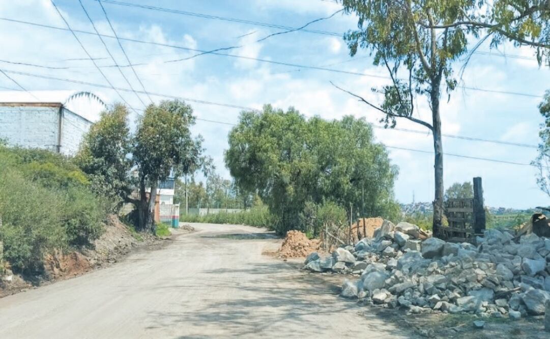 La falta de rutas de transporte público está obligando a los alumnos a organizarse, en redes sociales, para definir opciones de traslado / Foto Gisela González