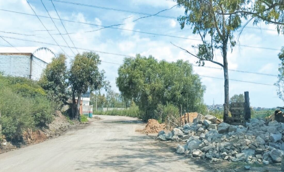 La falta de rutas de transporte público está obligando a los alumnos a organizarse, en redes sociales, para definir opciones de traslado / Foto Gisela González