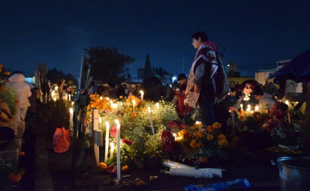 El 1 de noviembre se realiza la tradicional Velada del en los panteones municipales / Foto Especial