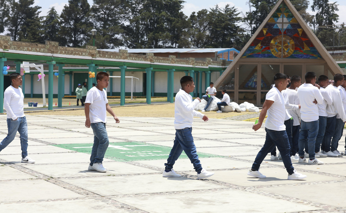 La Colecta de Materiales escolares es impulsada por Sonrisas Invisibles y Círculo Feminista Alaíde Foppa. Foto: Alejandro Vargas / El Universal Estado de México