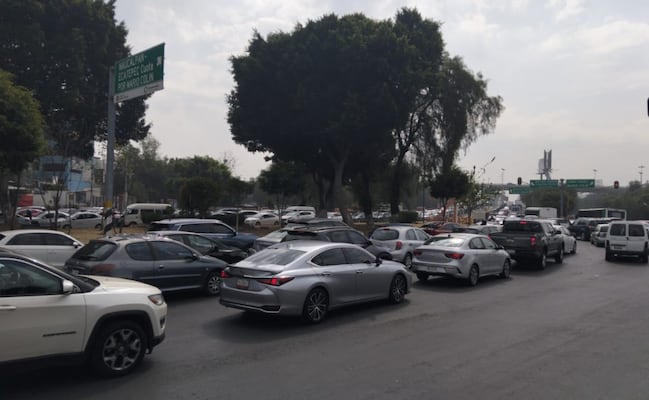 ¡Colapso vial en Periférico Norte! A obras de rehabilitación se sumó un bloqueo