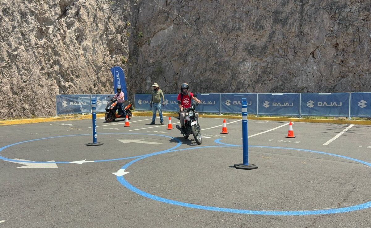 Al menos el 30 por ciento de los aspirantes a obtener una licencia no sabe manejar adecuadamente una motocicleta. Foto: Especial