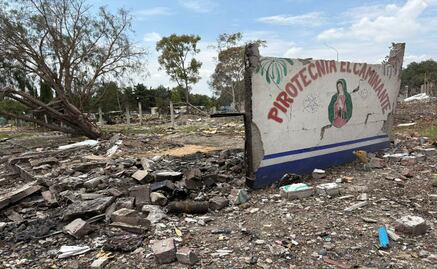 Tultepec: Inician labores de remoción de escombros en La Saucera tras explosión de pirotecnia
