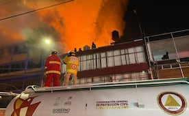 Video: Incendio consume varios negocios en el centro de Toluca