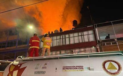 Video: Incendio consume varios negocios en el centro de Toluca
