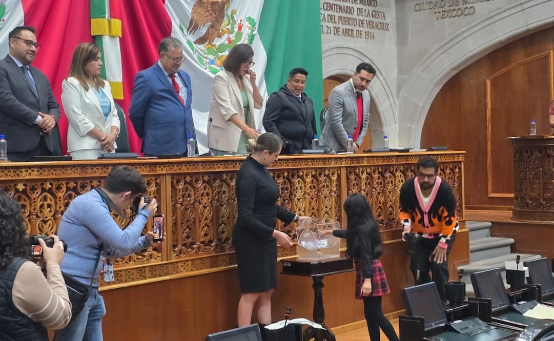 Las y los menores participaron en este ejercicio que tuvo como sede el Congreso Local. Foto. Alma Rodríguez. El Universal