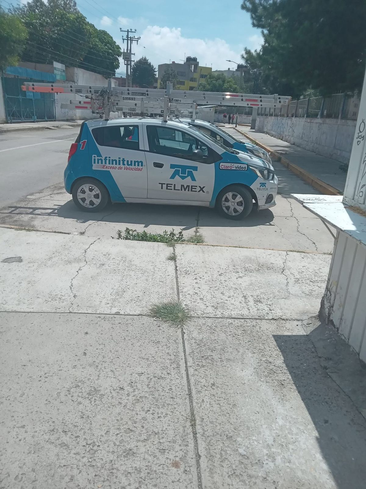 El registro de Telmex donde se encuentra la infraestructura que provee el servicio a los clientes, fue vulnerado / Foto Especial