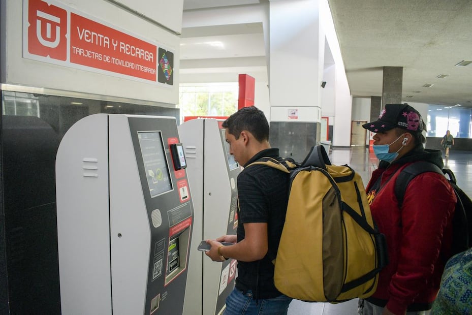 Las personas que piensen en utilizar el nuevo tren, deben tomar en cuenta también que los andenes A y B son los exclusivos  para el abordaje con destino al Aeropuerto Internacional Felipe Ángeles. Foto: Santiago Cadena