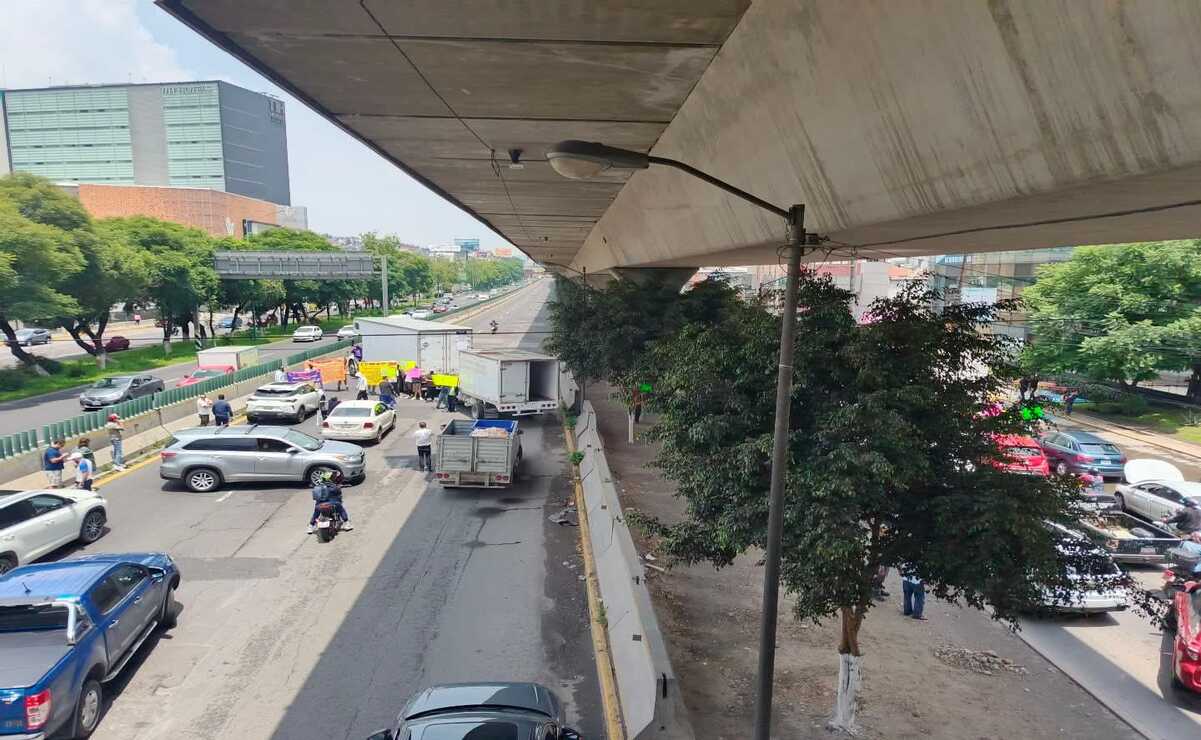Video: Bloquean Periférico Norte en Tlalnepantla por falta de pago a trabajadores