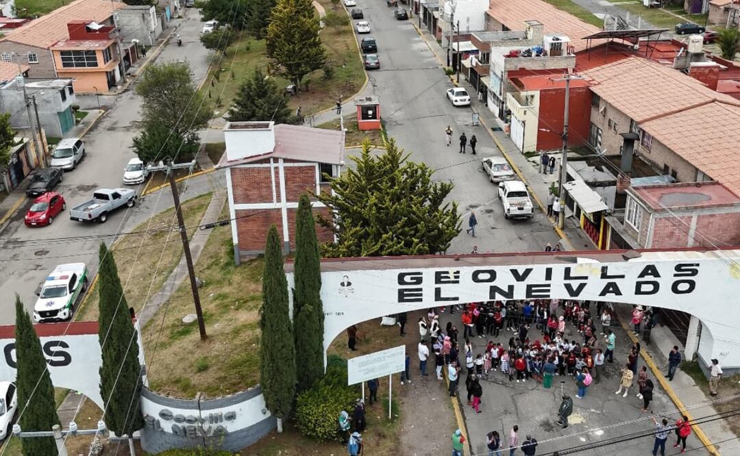 Con pintura, poda y luminarias nuevas, Geovillas-El Nevado se transforma. La iniciativa del alcalde Adolfo Solis Gómez mejora la vida de sus vecinos en Toluca. Foto: Especial
