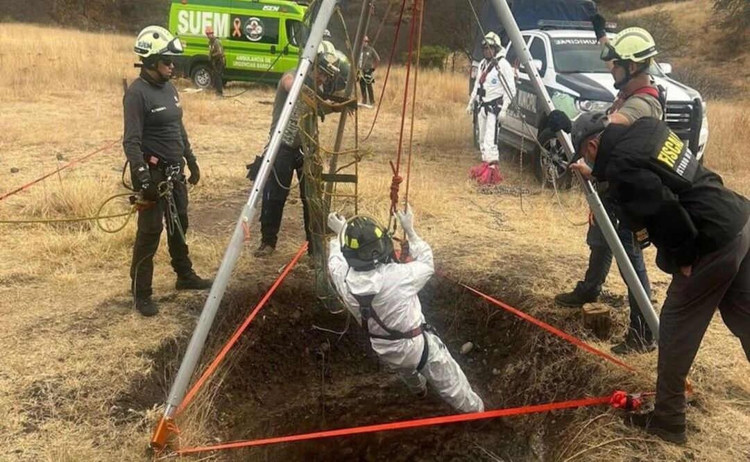 En estado de descomposición, maniatados y segmentados fue como los policías del Grupo Especial de Rescate Vertical y Alta Montaña sacaron los cuerpos de los 10 hombres del interior de los pozos / Foto: Especial