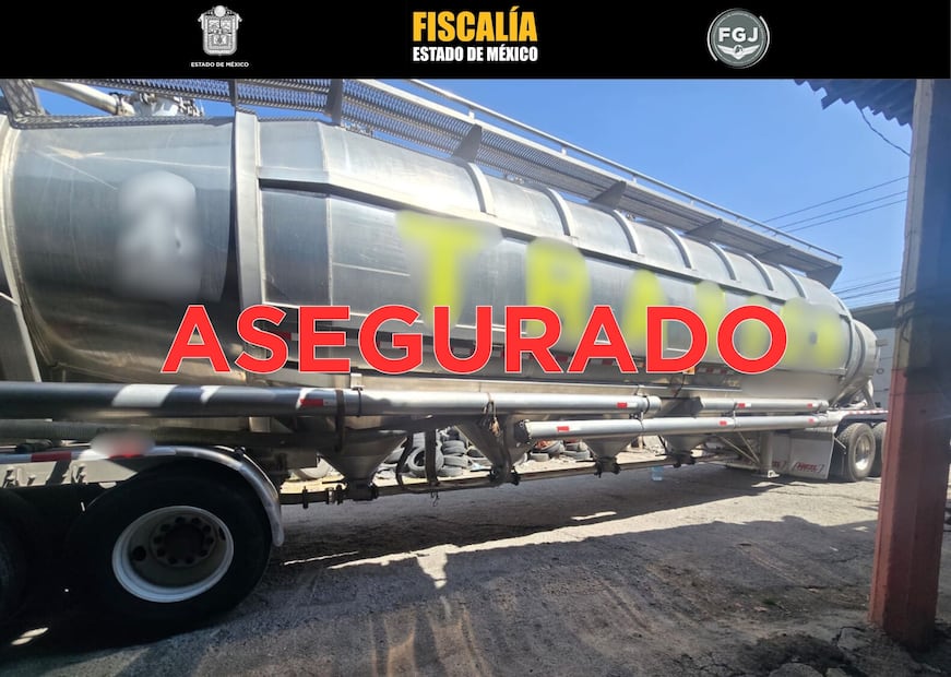 La unidad de carga era un tractocamión marca Kenworth acoplado a una tolva que trasladaba polietileno. Foto. Especial