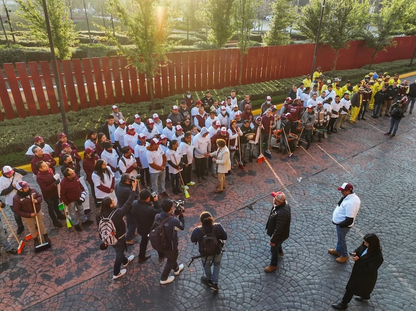 La iniciativa de limpieza logró recolectar poco más de una tonelada de residuos de la periferia de Palacio de Gobierno, demostrando el compromiso de las dependencias estatales. Foto Especial