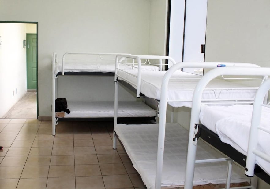 El albergue del Voluntariado de Salud y Humanismo del ISEM opera a un costado del Hospital del Niño Toluca, brindando un espacio seguro y digno para familiares de pacientes. Foto Especial