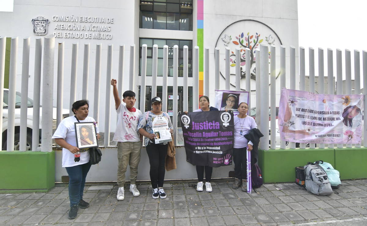 Colectivo "Nos necesitamos juntas" que encabeza el activista Asiel Alberto de la Rosa Cano. Foto Arturo Hernández