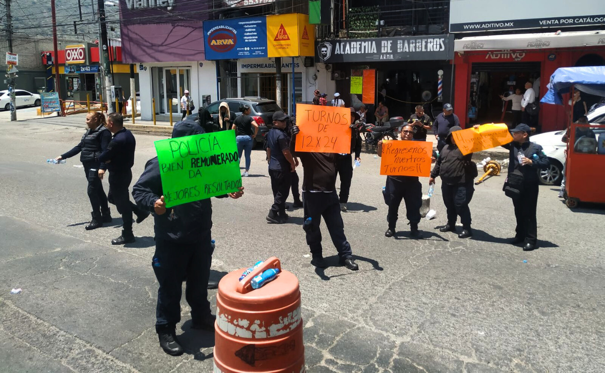 Policías de Edomex en paro: Bloquean vía por salarios bajos y abusos. Foto: Especial