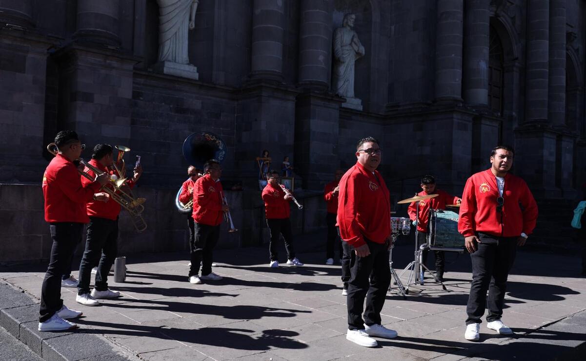 Agradecen a Santa Cecilia por tener salud y trabajo / Foto Arturo Hernández