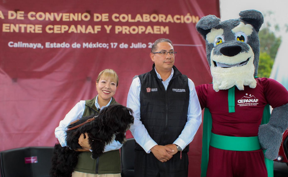 Unidos contra el maltrato: Firma de convenio entre Cepanaf y Propaem en Zacango, reforzando la atención animal. Foto: Especial