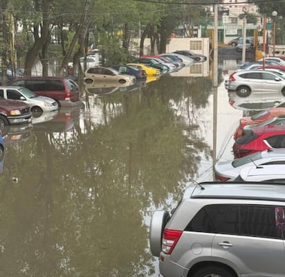 ¡Bajo el agua! Se inunda Los Reyes Ixtacala en Tlalnepantla tras desborde del Río de los Remedios