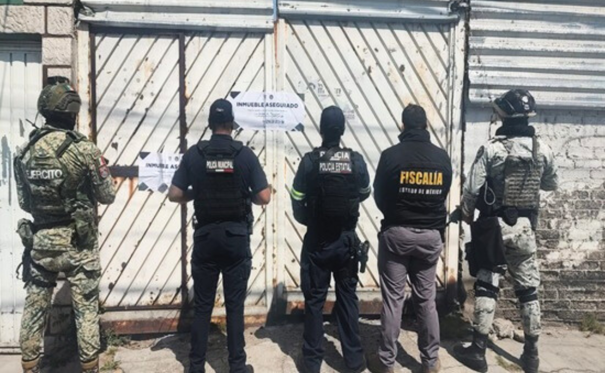 Autoridades de los tres niveles de gobierno participaron en la recuperación de 14 inmuebles despojados en Ecatepec y Acolman. Foto: Especial