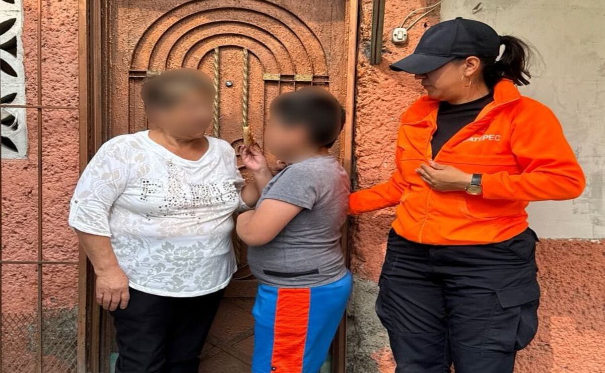 Policía de Ecatepec resguarda y regresa a casa a niño con autismo hallado solo en transporte público